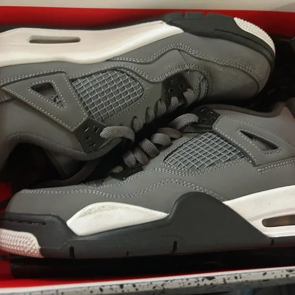 Jordan IV grey size 7y